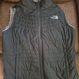 The North Face Reversible Vest Women’s Size Medium like new.